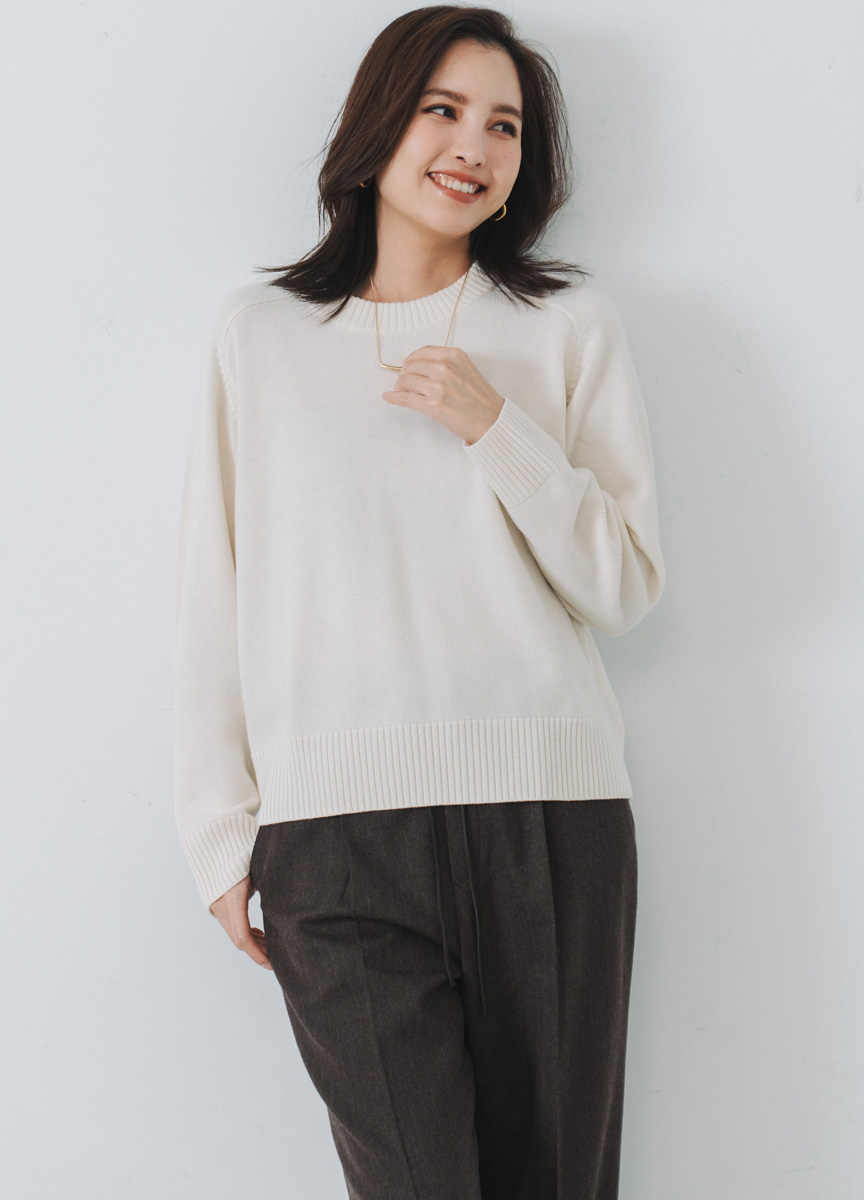 圓領羊毛短版針織上衣